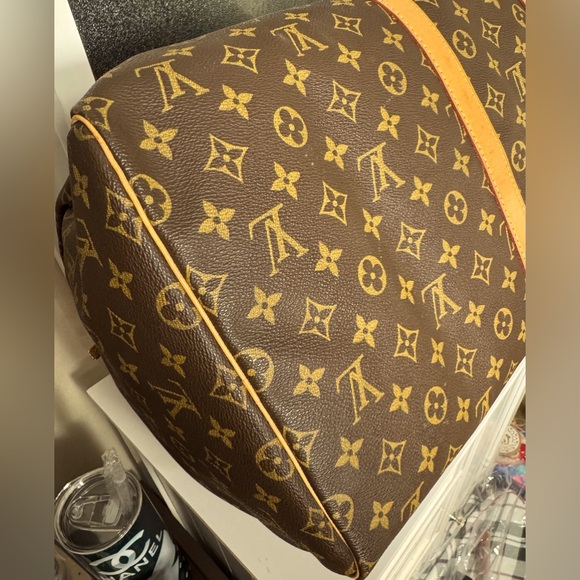 Large Louis Vuitton keepall.❤️With COA, GREAT Condition. 1 callout (see picture) - Picture 3 of 13